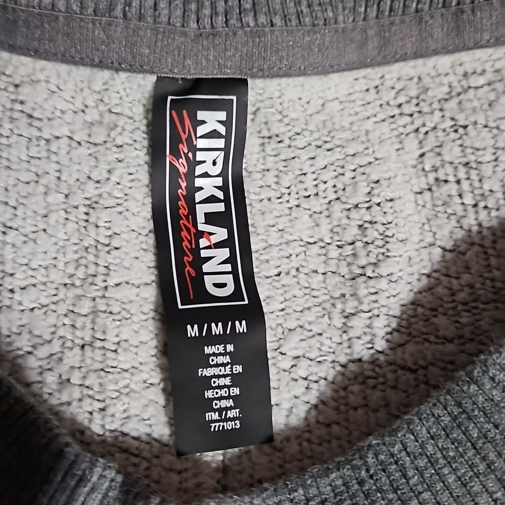 Kirkland Signature Gray Long Sleeve Sweatshirt with Stitched Cat. Size Medium - Picture 7 of 8